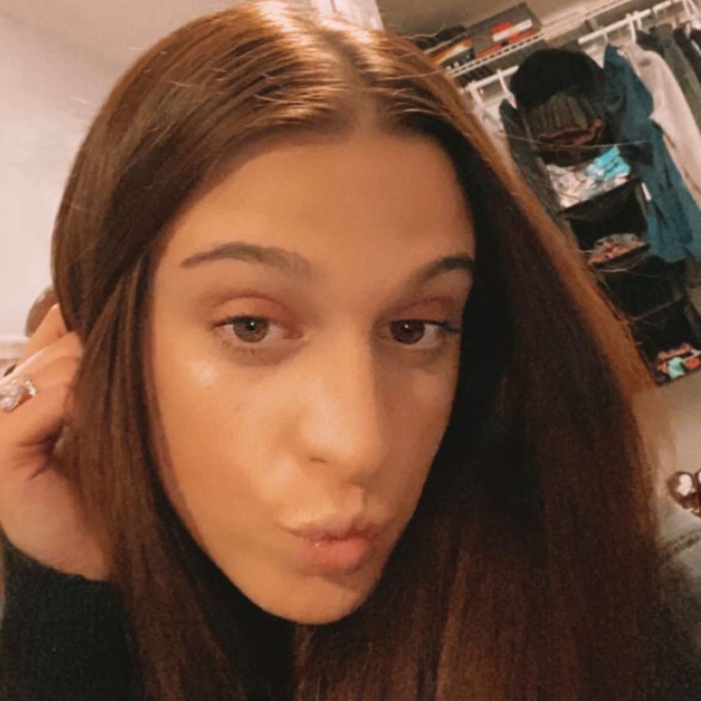 Meet your Posher, Delani